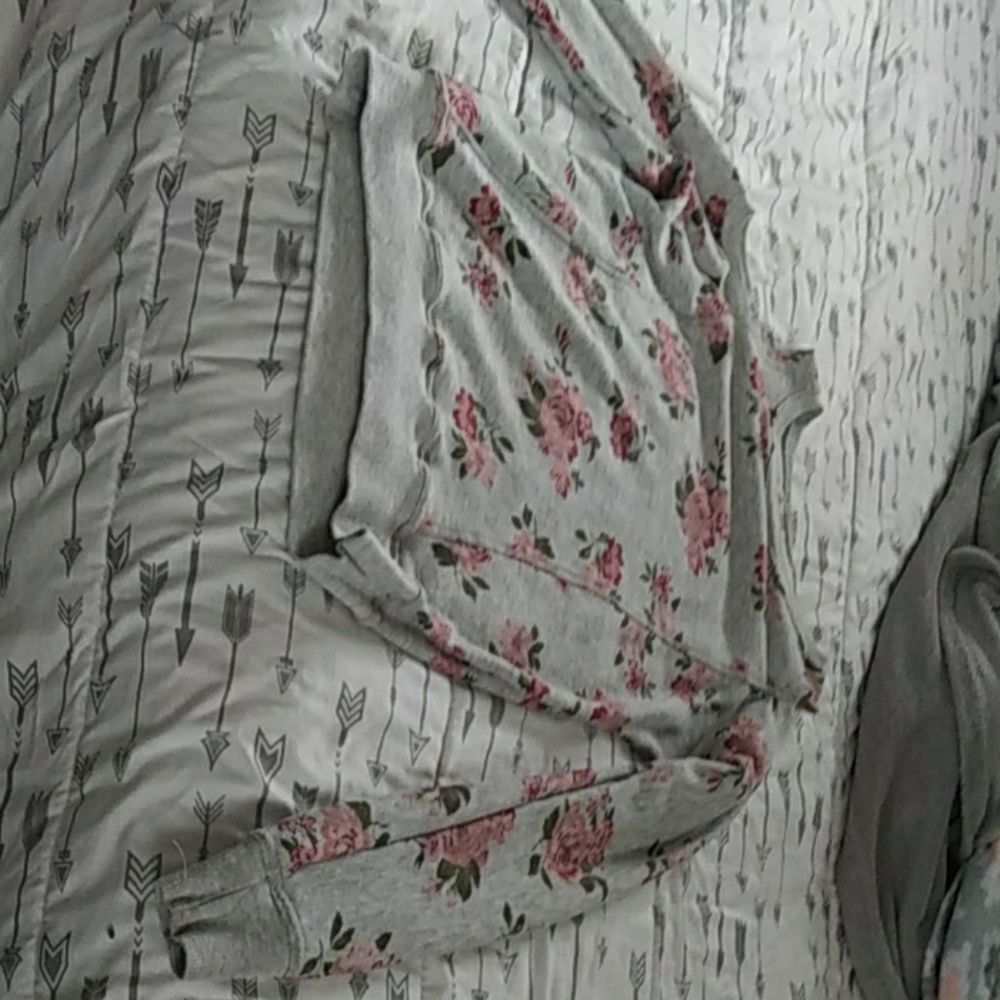 Sweater with flower print